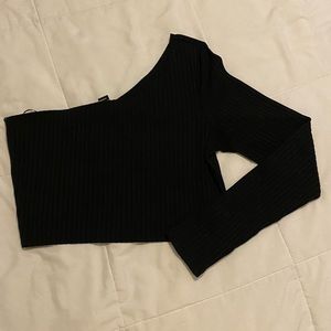 Black Forever 21 one sleeve crop top